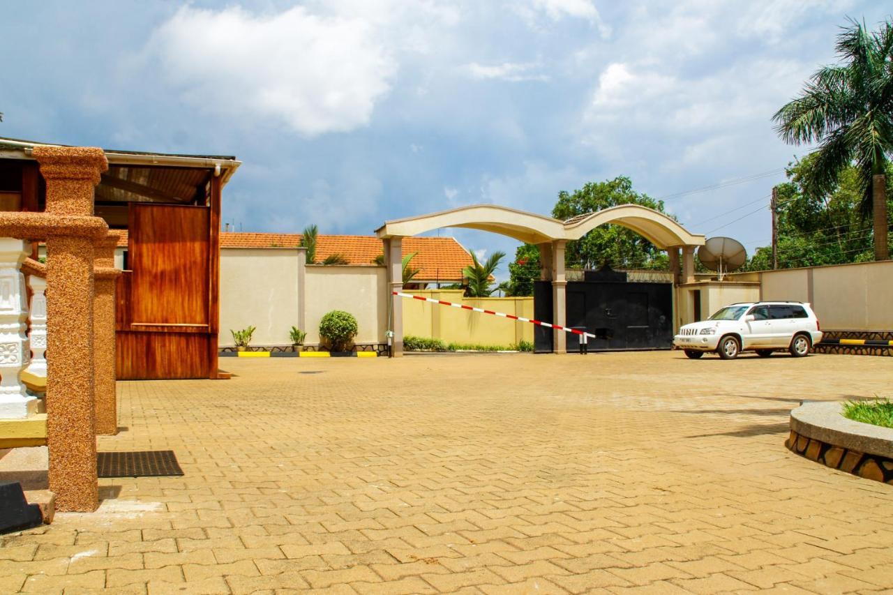 Alfa Hotel Munyonyo Kampala Exterior photo